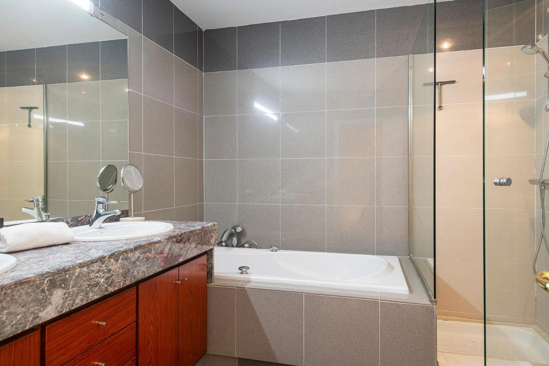 Sleep & Stay Luxury Top Floor Apt With Terrace Girona Dış mekan fotoğraf
