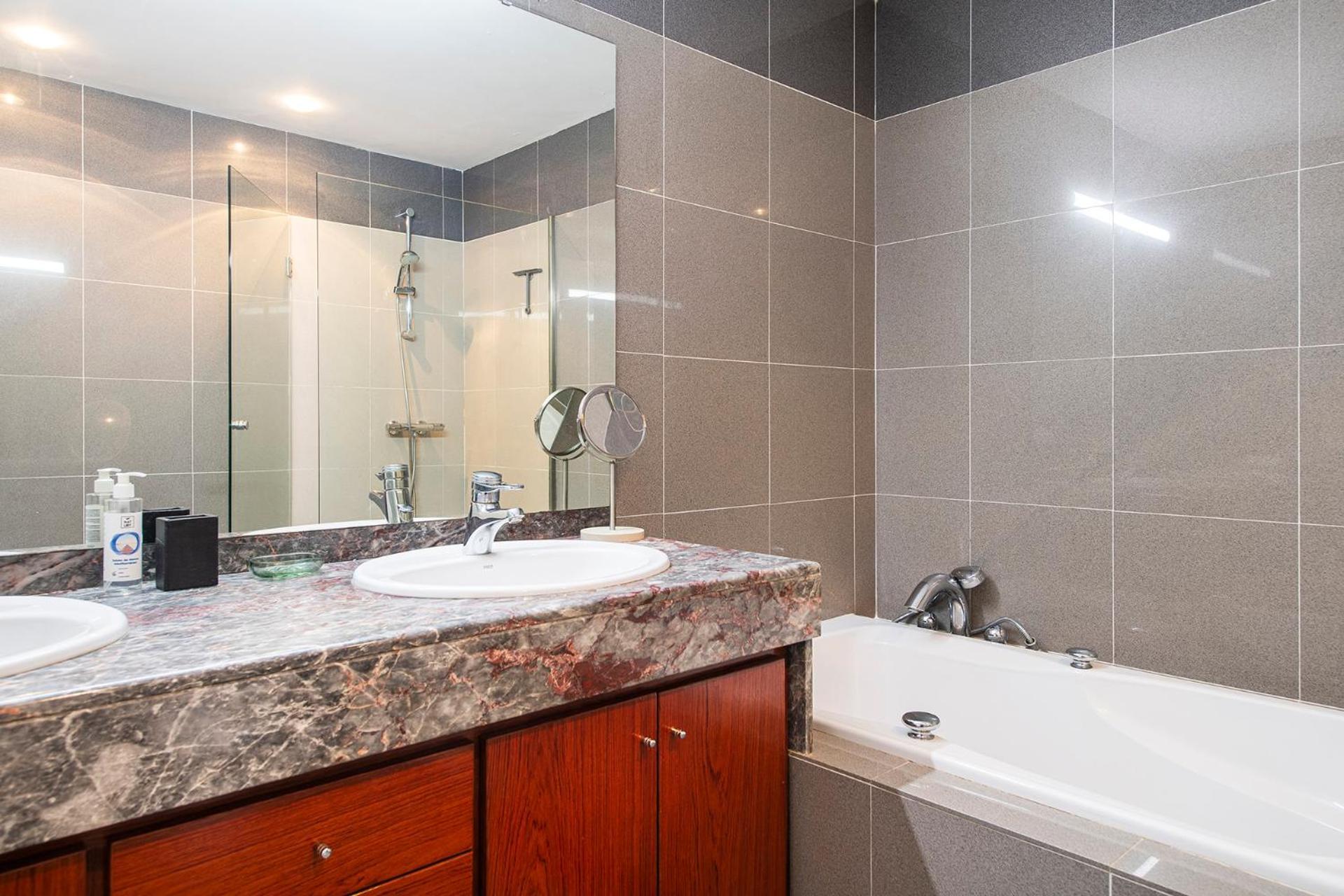 Sleep & Stay Luxury Top Floor Apt With Terrace Girona Dış mekan fotoğraf